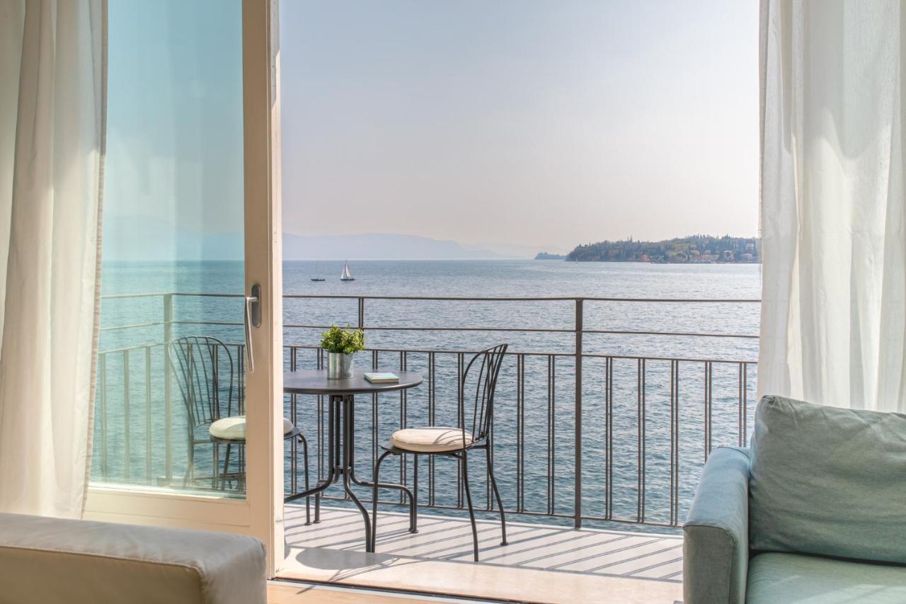 Luxury Lake View Apartments Salò Exteriör bild